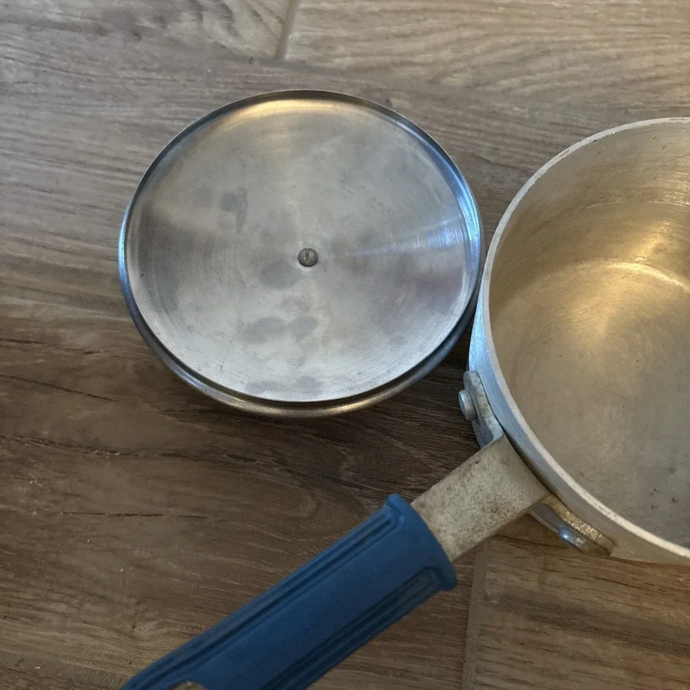 Vintage wear-ever sauce pan aluminum plus inner clad‎